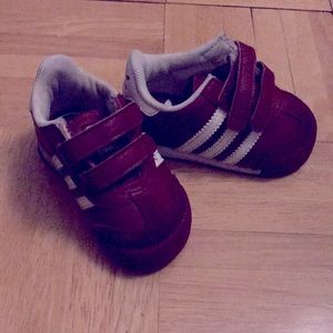 Hip adifit Adidas maroon baby sneakers, sz 4